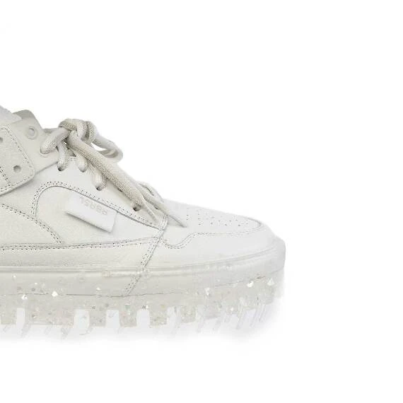 Women’s Bold all-white sneakers